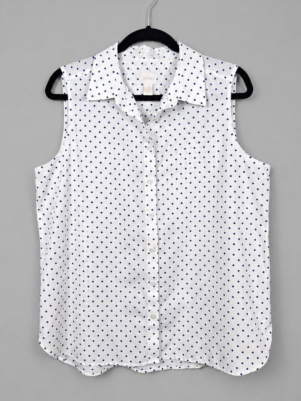 Chico's No Iron 100% Cotton Blue Polka Dot Sleeveless Button Shirt Size 2 Large